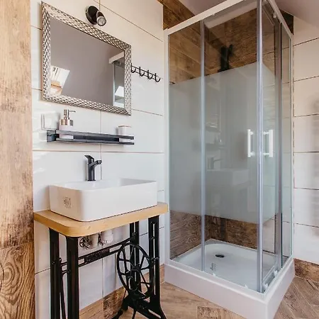 ゲストハウス Dunajecko Dziupla ビャウィ・ドゥナイェツ